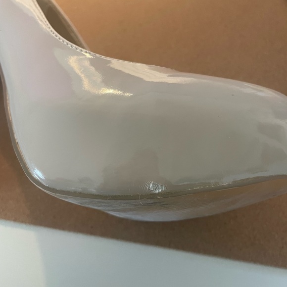 Guess Beige Platform Heels/Pumps - Picture 6 of 6